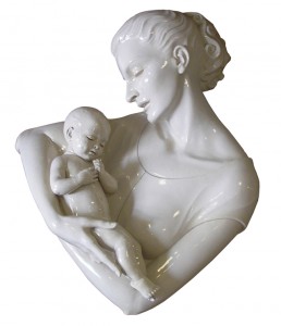 mother-and-child-sculpture-1527087-639x744